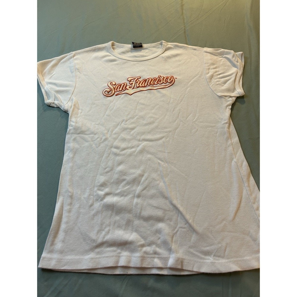 San Francisco Giants woman's T-Shirt with a‎ red and gold graphic logo large